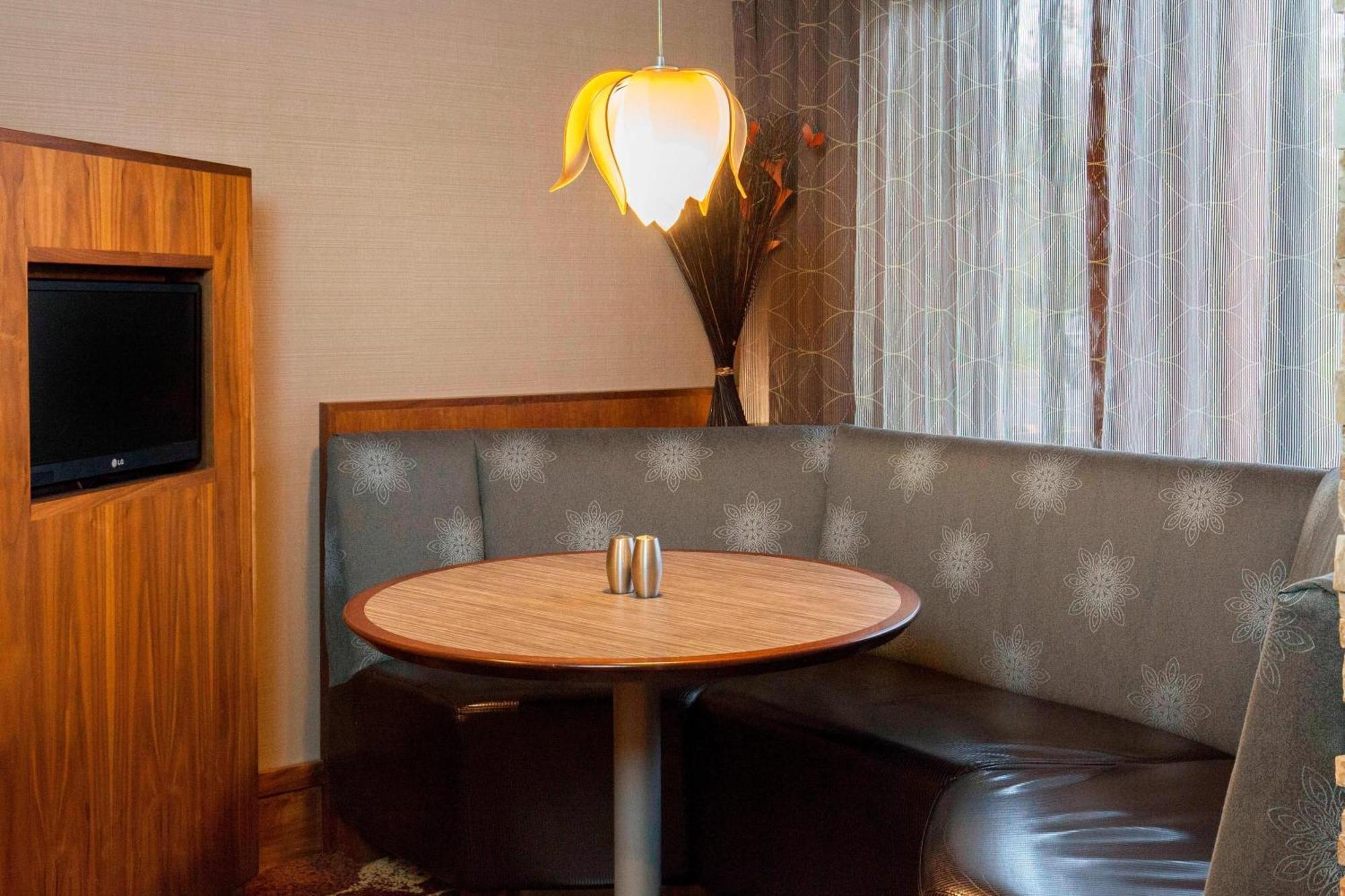 Courtyard By Marriott Ithaca Airport/University Extérieur photo