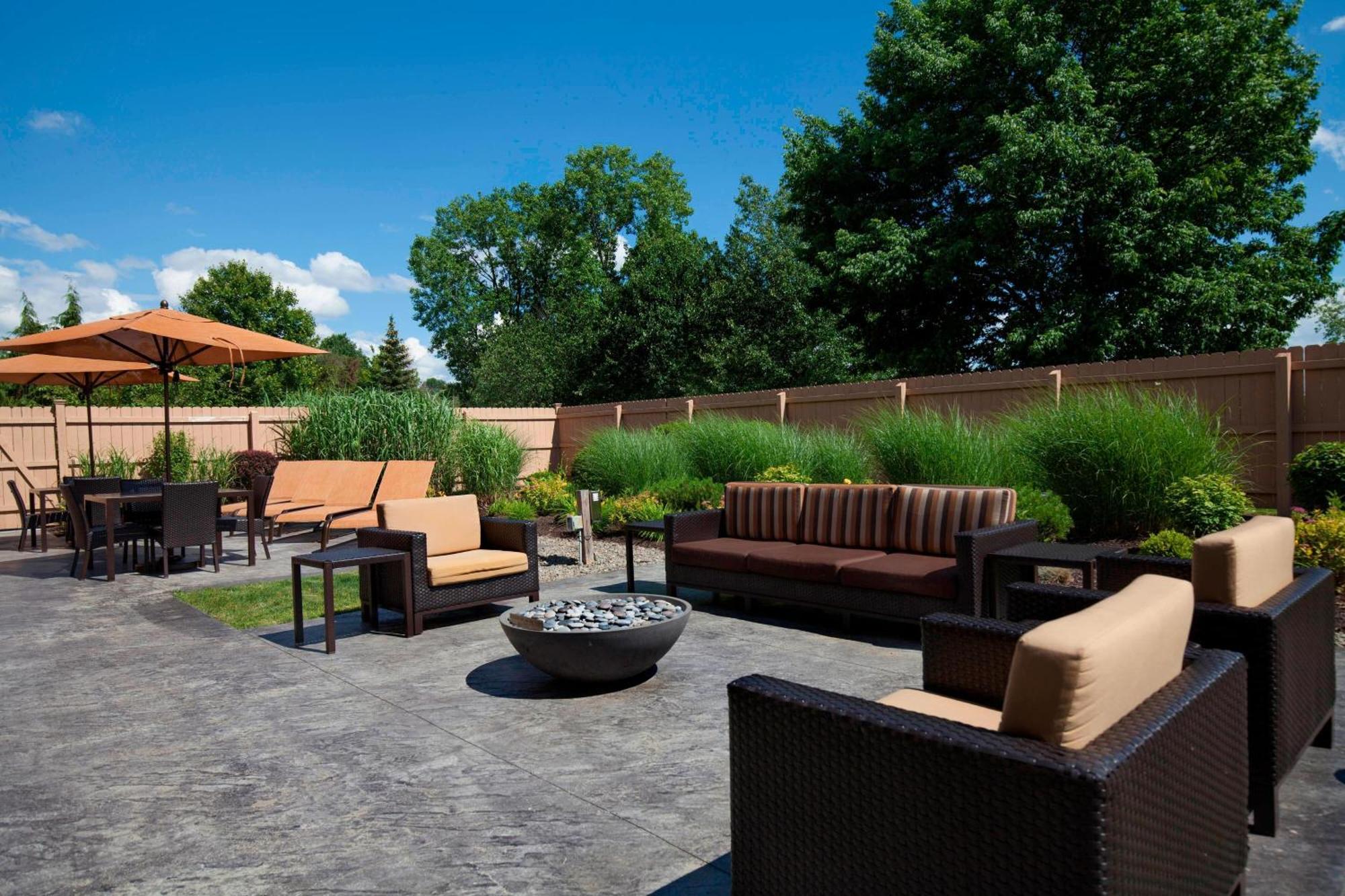 Courtyard By Marriott Ithaca Airport/University Extérieur photo